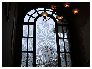 Decorative Privacy on Entrance Glass